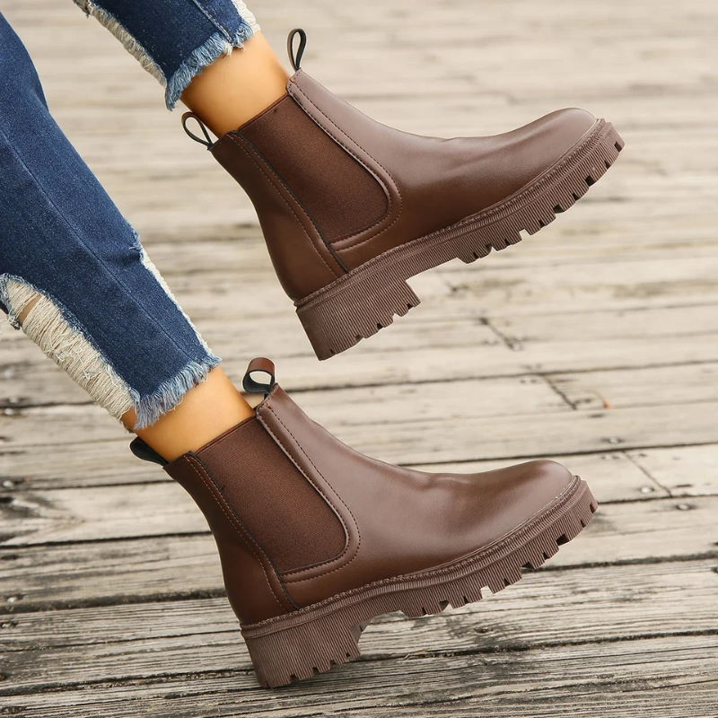 Eveline - Dames Chelsea Boots met Elastische Zijkanten en Robuuste Zool