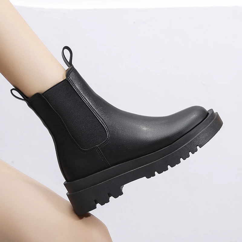 Lavinia -  Dames Chelsea Boots met Dikke Zool en Robuuste Zool