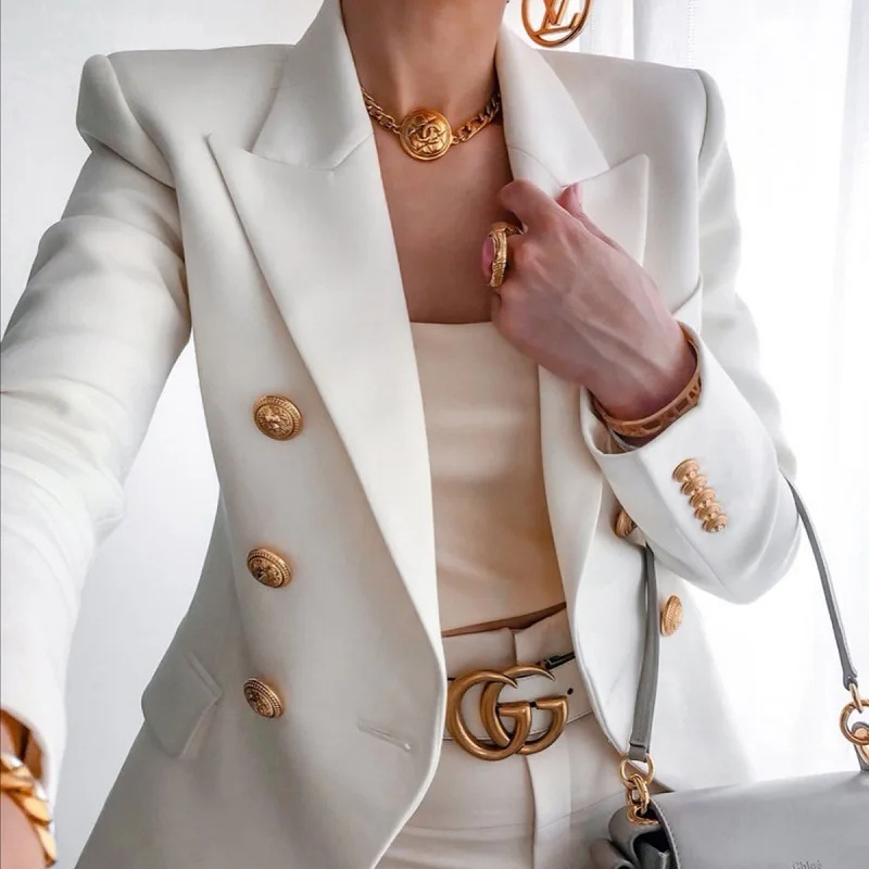 Chiched - Luxe Dames Blazer Met Gouden Knopen - Chic en Elegant