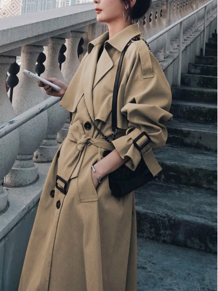 Revalin - Elegante Trenchcoat Dames met Ceintuur, Oversized Mouwen en Dubbele Rij Knopen