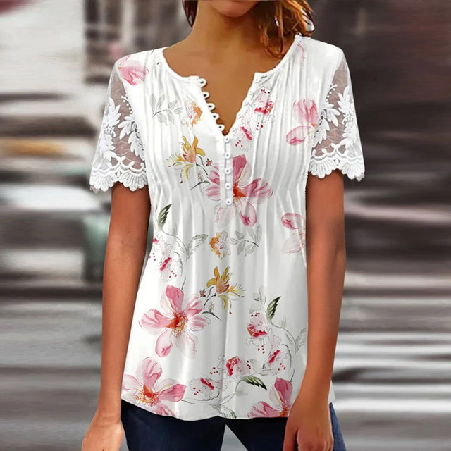 Belsira Vrouwelijke T-shirt met Romantische Bloemenborduursels